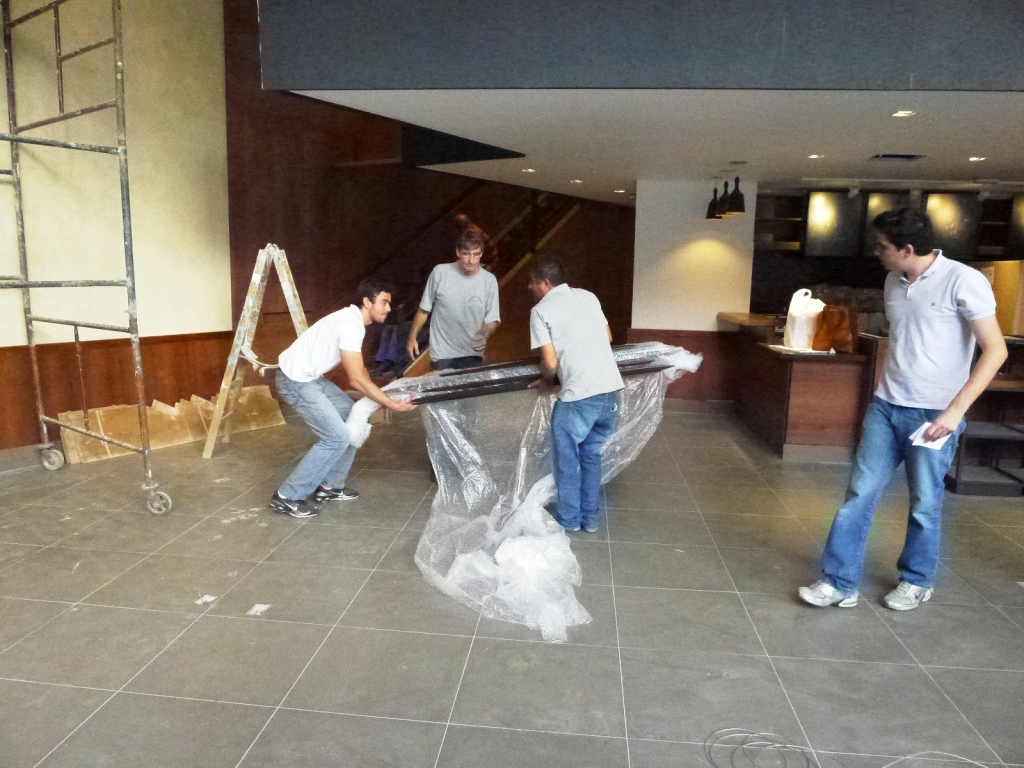 Instalação de painel no Starbucks Café do Itam-Bibi / SP