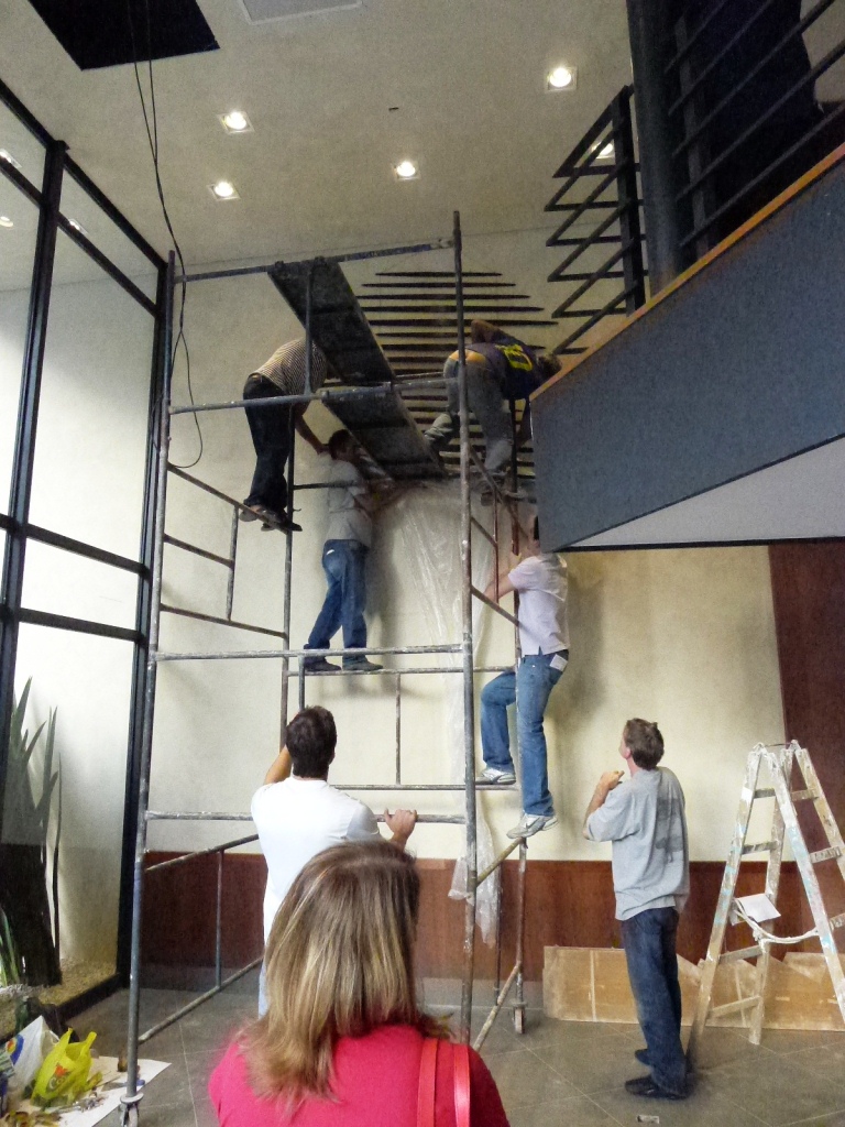 Instalação de painel no Starbucks Café do Itam-Bibi / SP