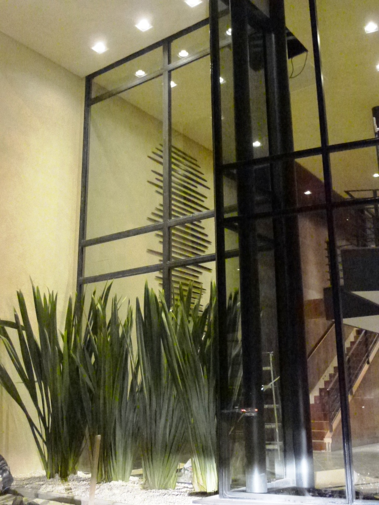 Painel instalado no Starbucks Café do Itam-Bibi / SP